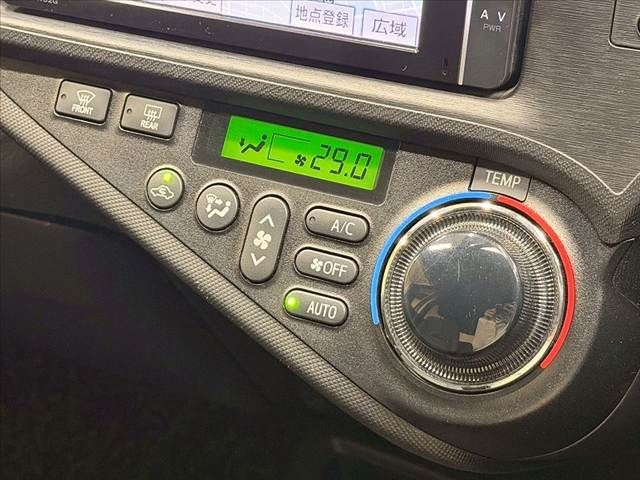 TOYOTA AQUA 2013 Image 31