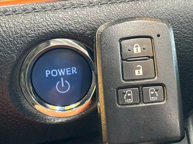 TOYOTA SIENTA HYBRID 2018 Image 31