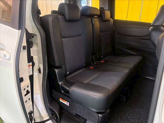 TOYOTA SIENTA HYBRID 2018 Image 31