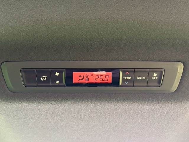 TOYOTA NOAH HYBRID 2018 Image 31