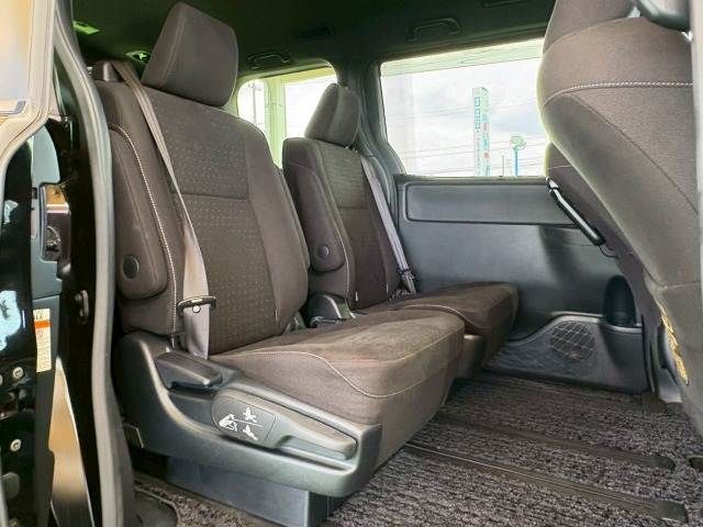 TOYOTA NOAH HYBRID 2018 Image 31