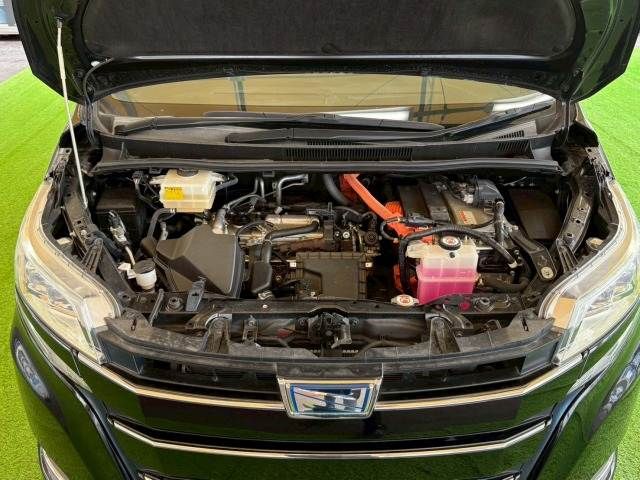 TOYOTA NOAH HYBRID 2018 Image 31