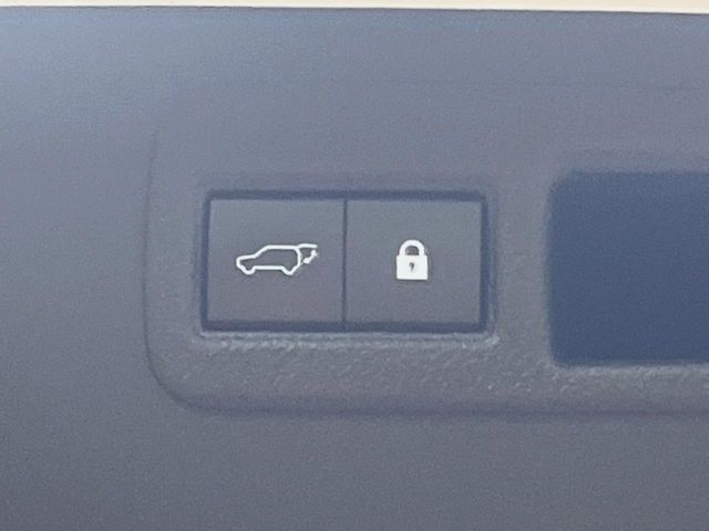 TOYOTA LEXUS NX300 2018 Image 31