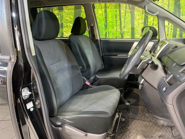 TOYOTA VOXY 2011 Image 31