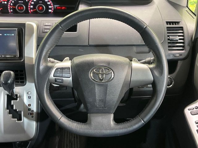 TOYOTA VOXY 2011 Image 31