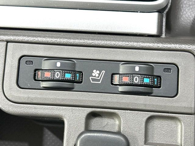 TOYOTA LANDCRUISER PRADO 2023 Image 31