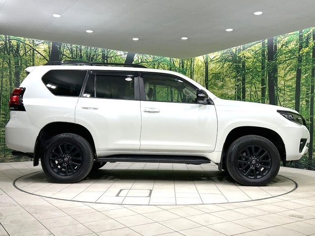 TOYOTA LANDCRUISER PRADO 2023 Image 31
