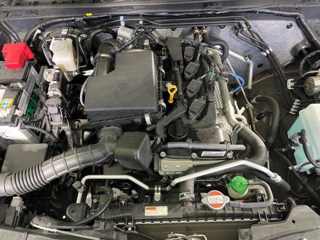 SUZUKI JIMNY NOMADE 2025 Image 31