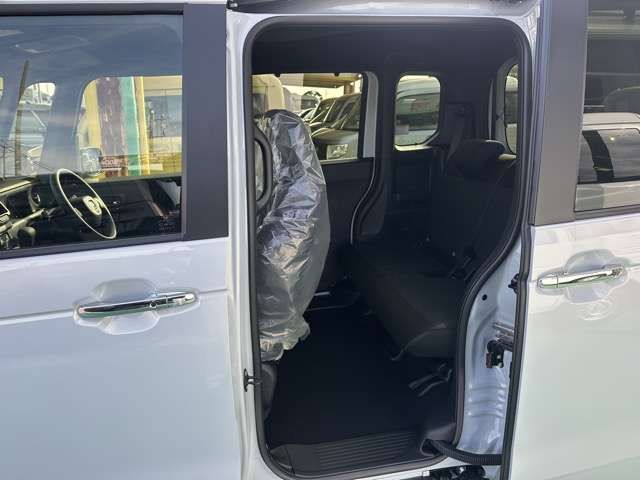 HONDA N BOX CUSTOM 2025 Image 31