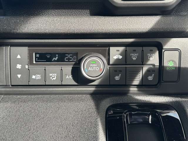 HONDA N BOX CUSTOM 2025 Image 31