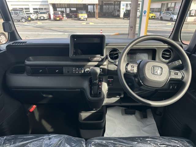 HONDA N BOX CUSTOM 2025 Image 31