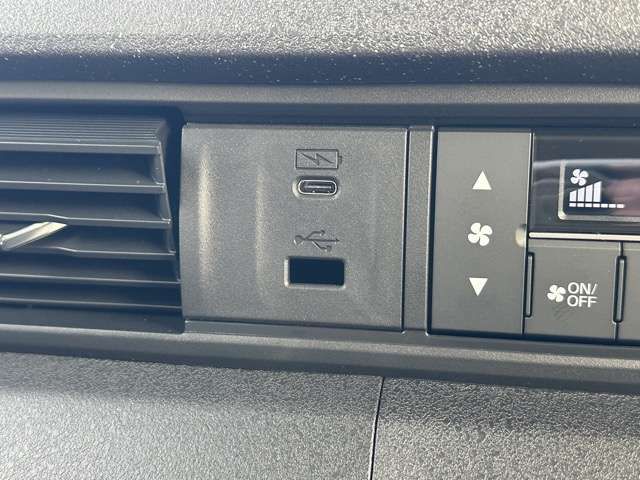 HONDA N BOX CUSTOM 2025 Image 31