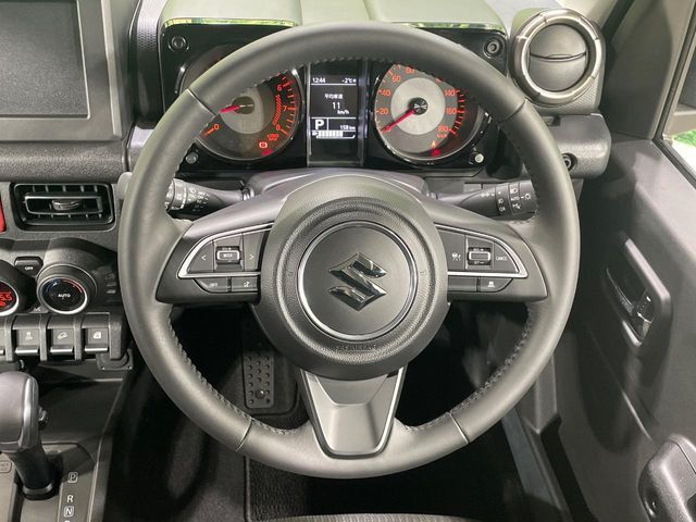 SUZUKI JIMNY NOMADE 2025 Image 31