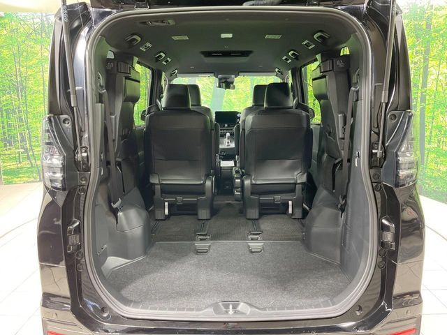 TOYOTA VOXY HYBRID 2023 Image 31