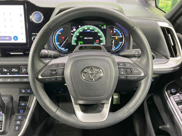 TOYOTA VOXY HYBRID 2023 Image 31