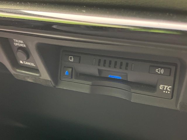 TOYOTA CROWN SEDAN HYBRID 2018 Image 31