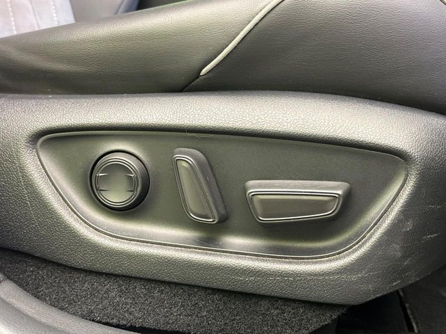 TOYOTA CROWN SEDAN HYBRID 2018 Image 31