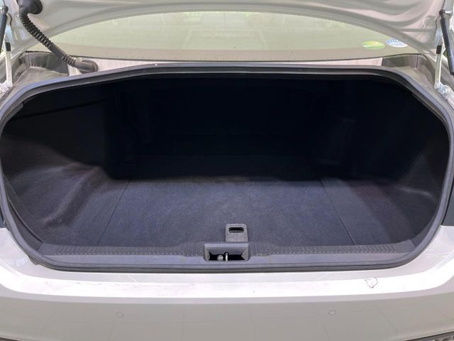 TOYOTA CROWN SEDAN HYBRID 2018 Image 31