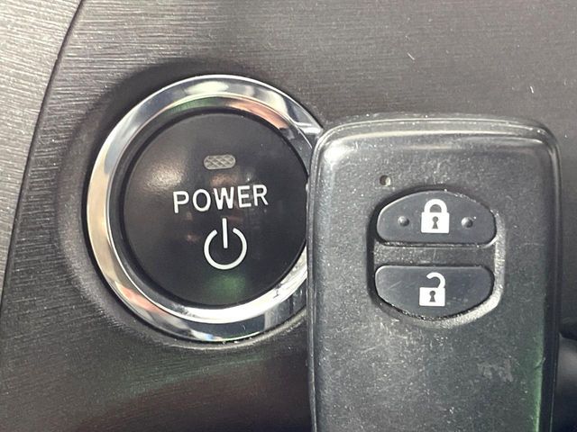 TOYOTA PRIUS 2011 Image 31