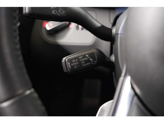 AUDI R8 2012 Image 31