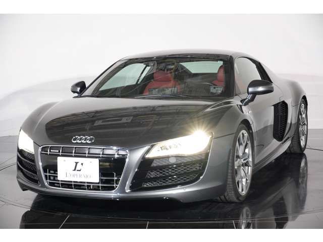 AUDI R8 2012 Image 31