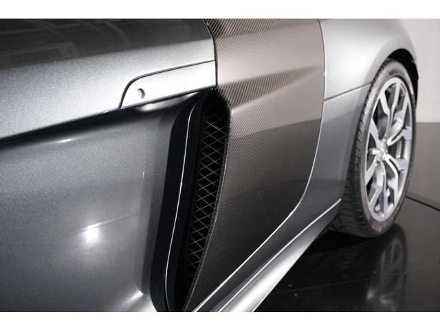 AUDI R8 2012 Image 31