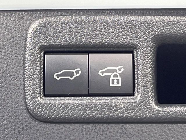 TOYOTA HARRIER 4WD 2023 Image 31