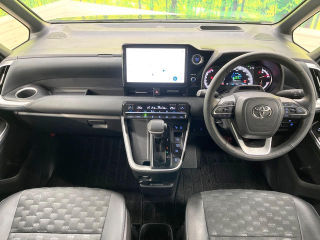 TOYOTA VOXY 2022 Image 31