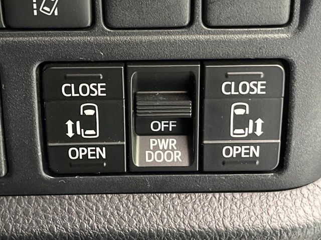 TOYOTA VOXY 2019 Image 31