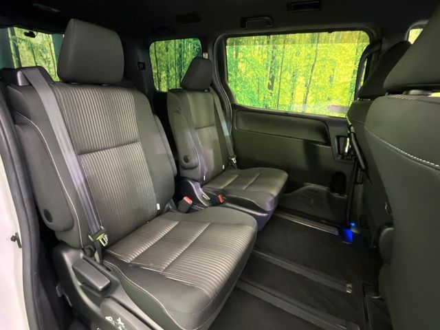 TOYOTA VOXY 2019 Image 31