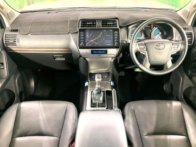 TOYOTA LANDCRUISER PRADO 2023 Image 31