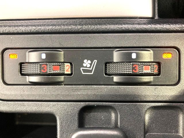 TOYOTA LANDCRUISER PRADO 2023 Image 31