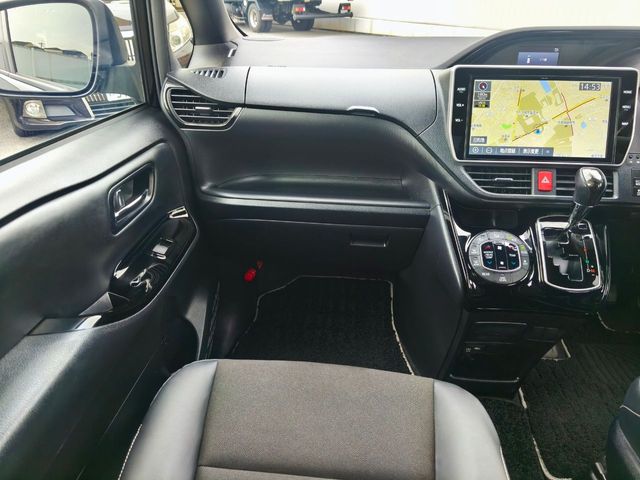 TOYOTA NOAH 2020 Image 31