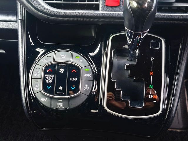 TOYOTA NOAH 2020 Image 31