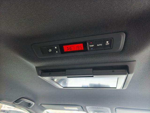 TOYOTA NOAH 2020 Image 31