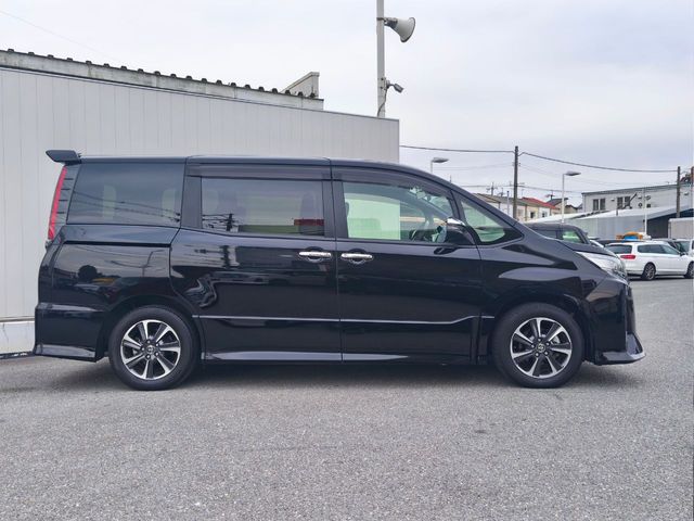 TOYOTA NOAH 2020 Image 31