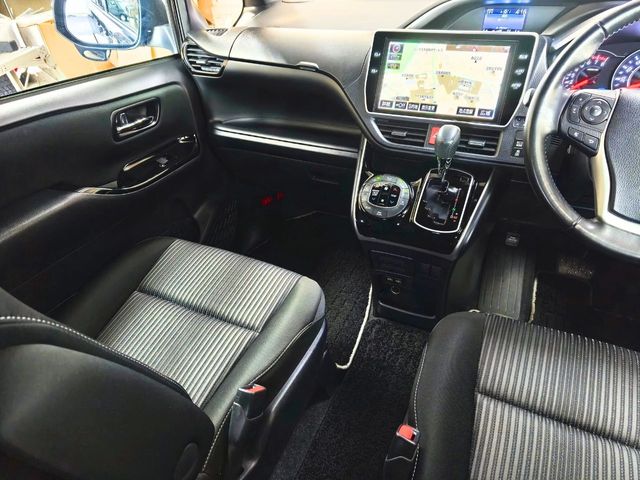 TOYOTA VOXY 4WD 2020 Image 31