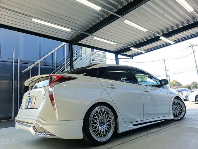 TOYOTA PRIUS 2018 Image 31