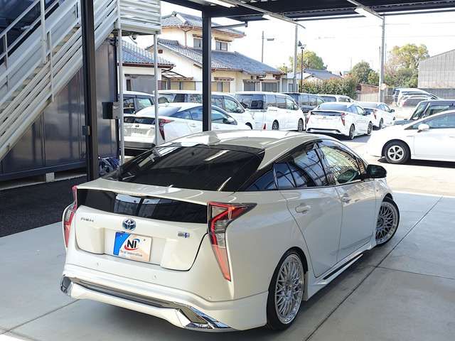TOYOTA PRIUS 2018 Image 31