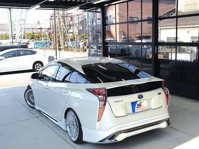 TOYOTA PRIUS 2018 Image 31
