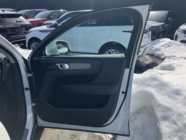 VOLVO XC40 2024 Image 31