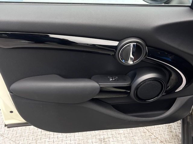 BMW MINI COOPER SD 5 2017 Image 31