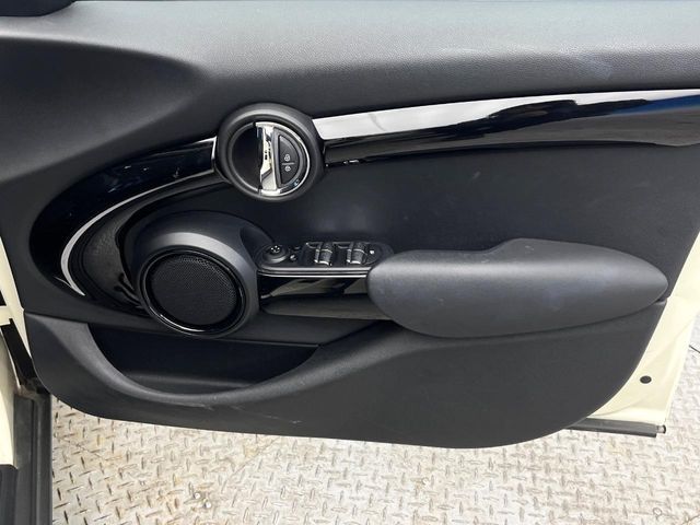 BMW MINI COOPER SD 5 2017 Image 31