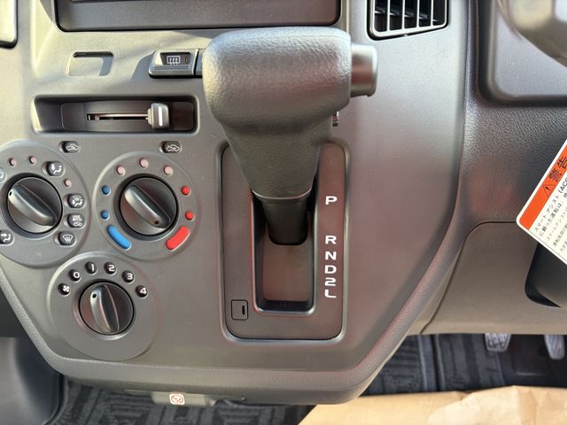 TOYOTA TOWNACE VAN 2WD 2026 Image 31