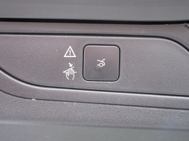 CITROEN C4 PICASSO 2018 Image 31