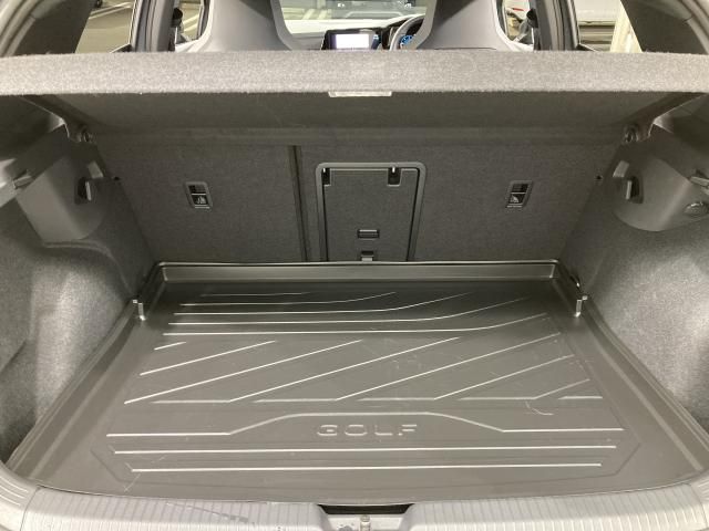 VOLKSWAGEN GOLF 2024 Image 31