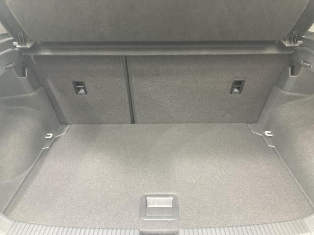 VOLKSWAGEN T-CROSS 2020 Image 31