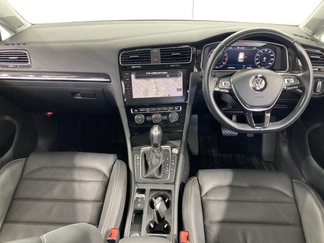 VOLKSWAGEN GOLF 2020 Image 31