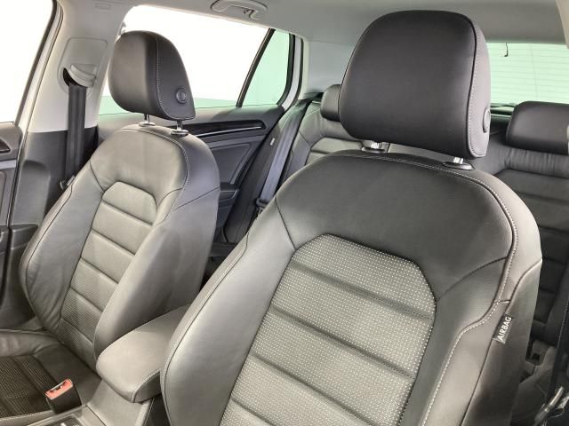 VOLKSWAGEN GOLF 2020 Image 31