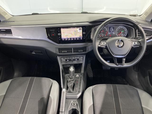 VOLKSWAGEN POLO 2018 Image 31